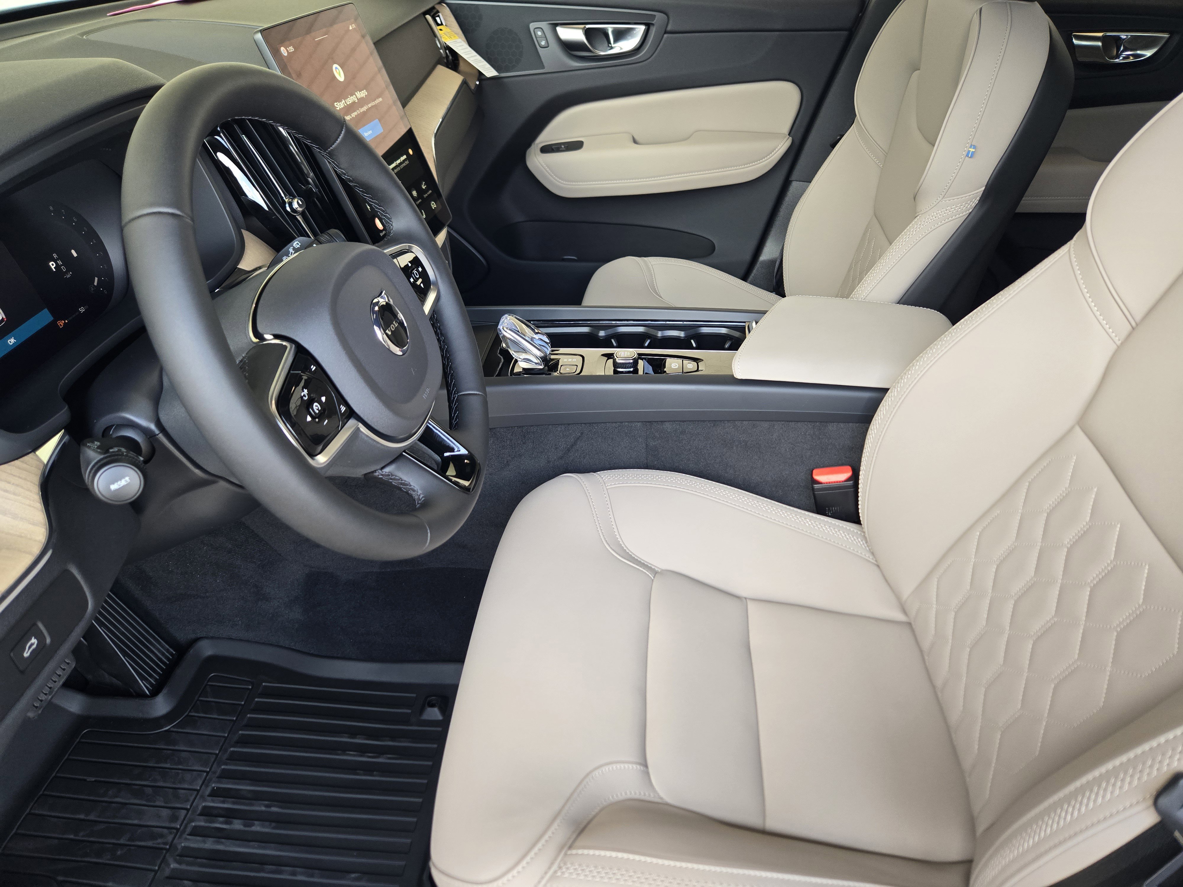 New 2026 Volvo XC60 B5 Plus w/ Protection Package Premier AWD/4WD image 10