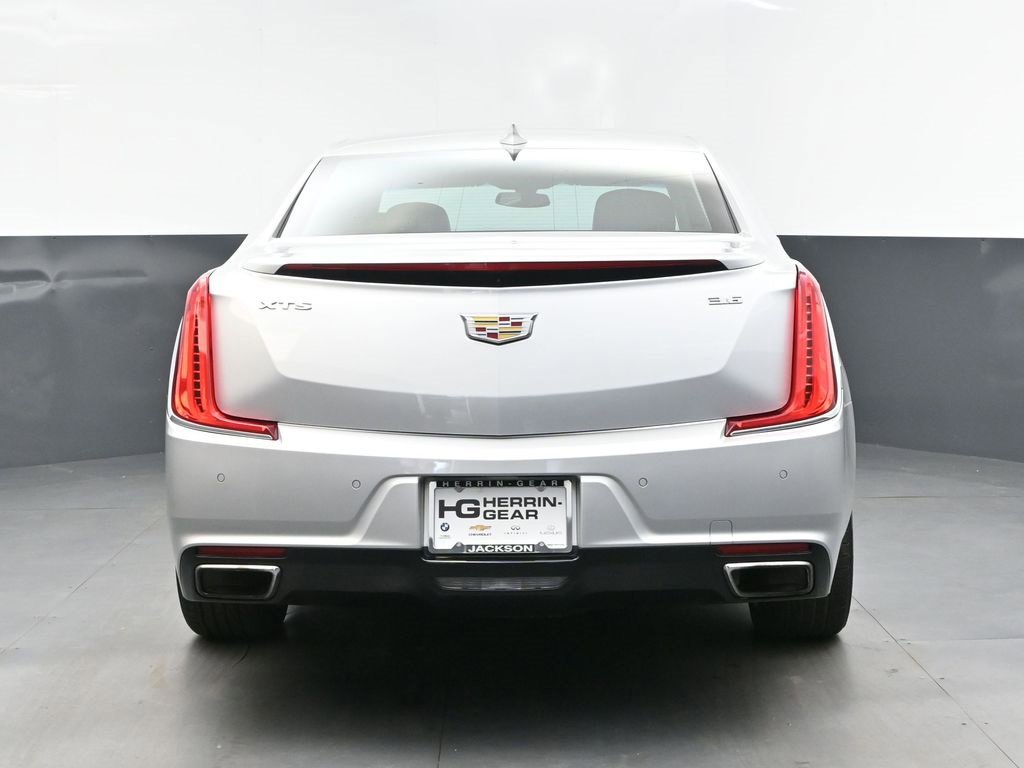 Used 2018 Cadillac XTS Luxury image 7
