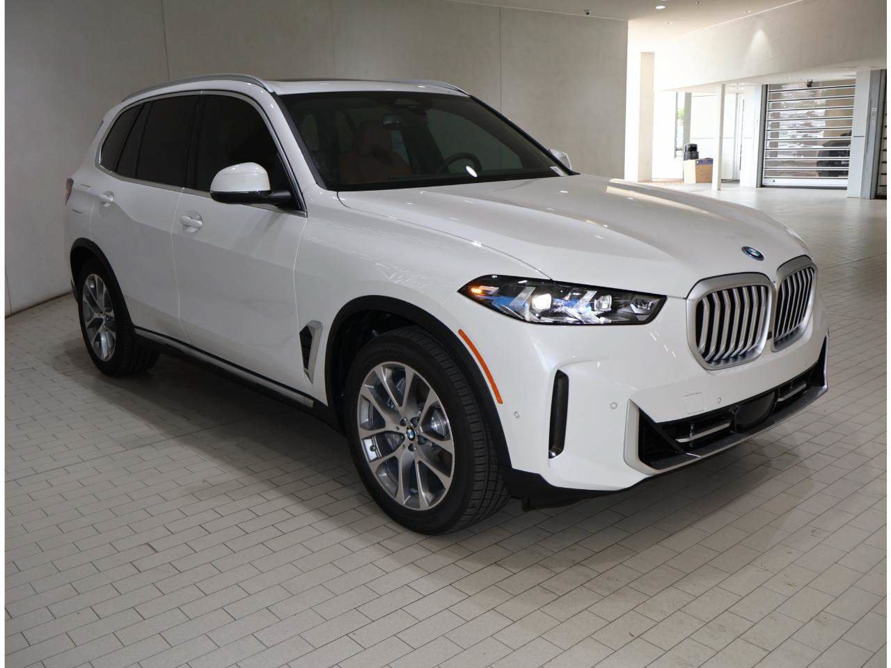 Used 2026 BMW X5 xDrive50e w/ Premium Package AWD/4WD image 8