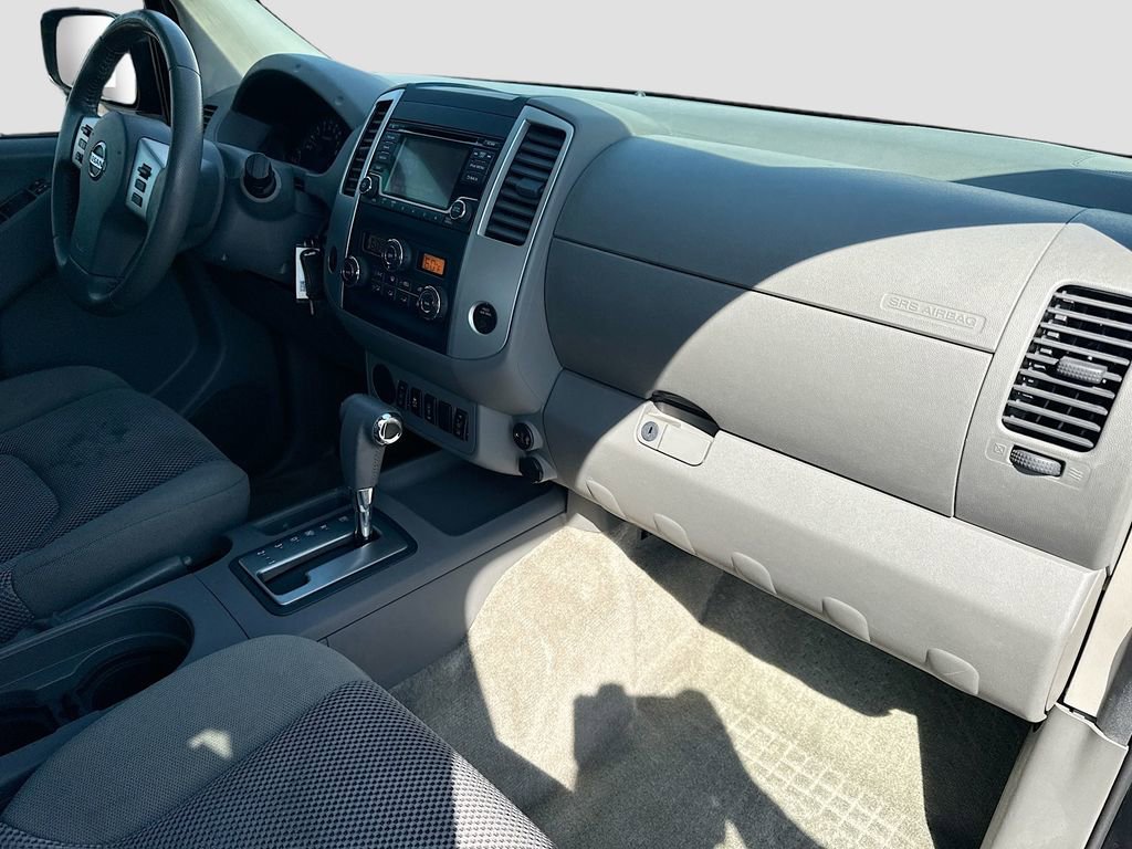 Used 2018 Nissan Frontier SV image 34