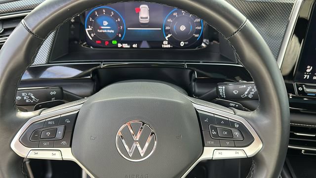 Used 2024 Volkswagen Atlas Cross Sport SEL R-Line image 12