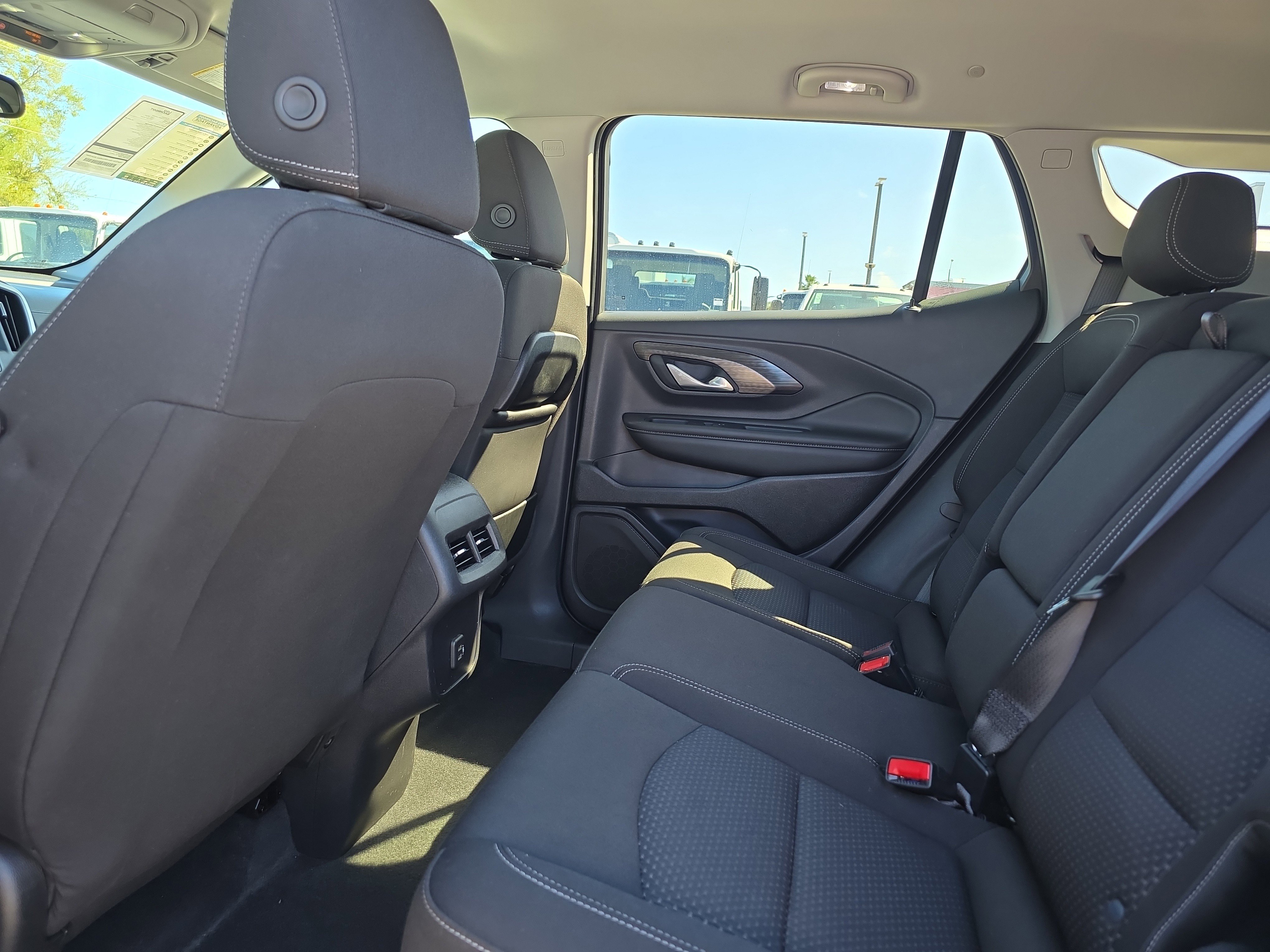 Used 2024 GMC Terrain SLE image 12