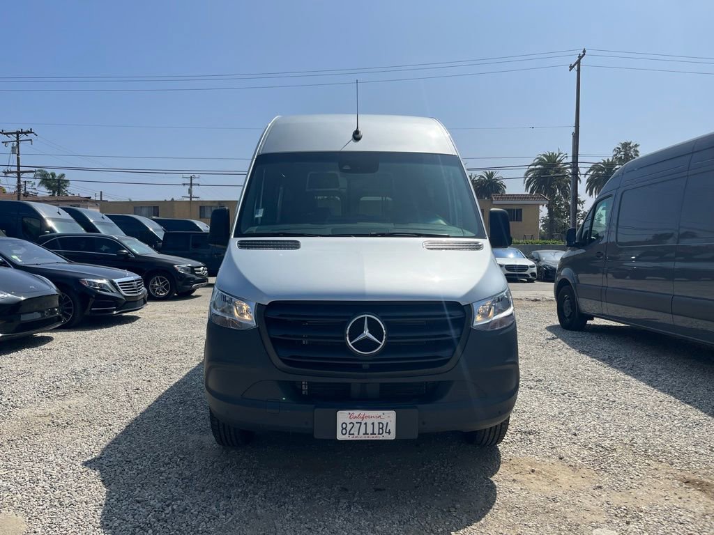 Used 2024 Mercedes-Benz Sprinter 2500 image 2