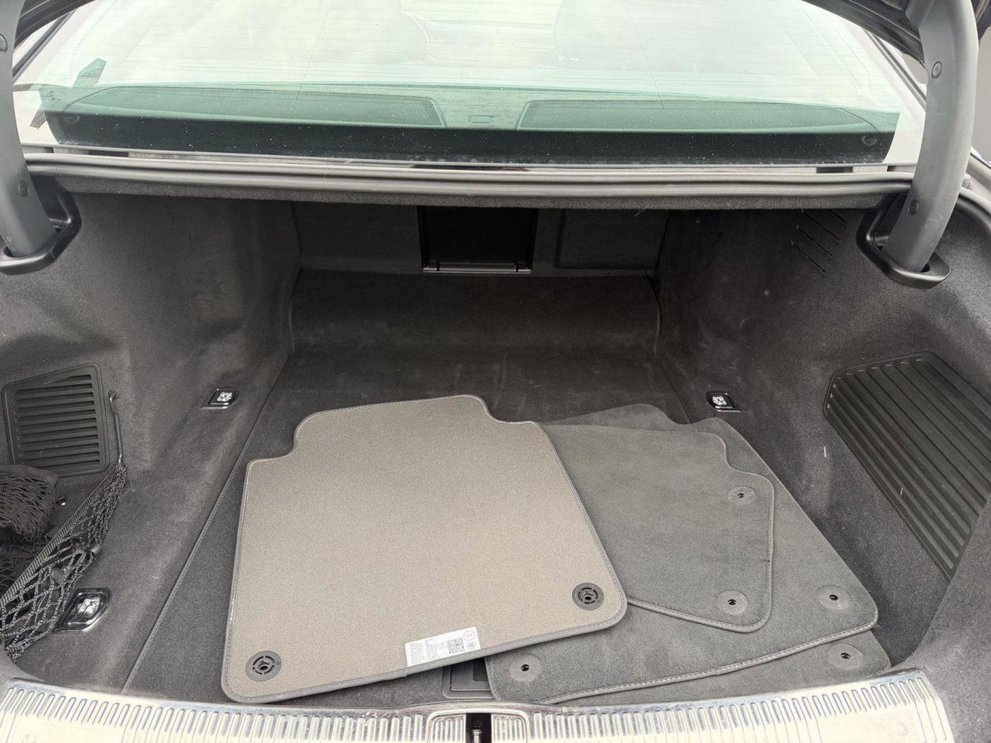 Used 2020 Audi S8 L w/ S8 Executive Package image 46