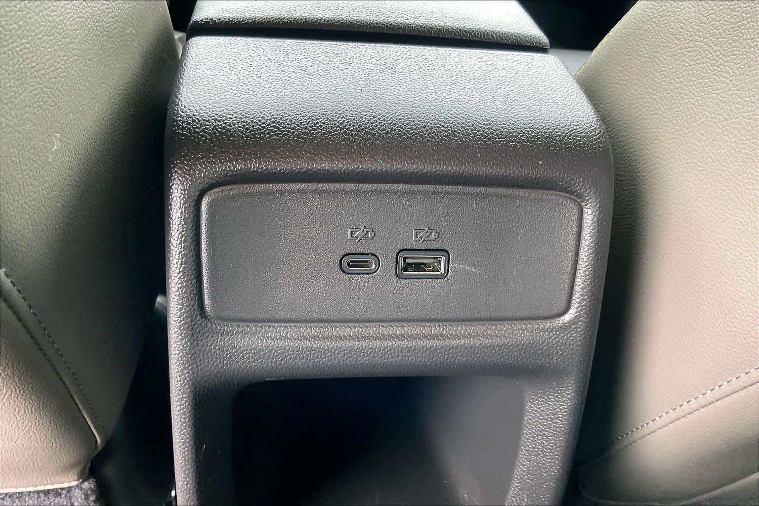 Used 2024 Chevrolet Trax ACTIV w/ Sunroof Package FWD image 32