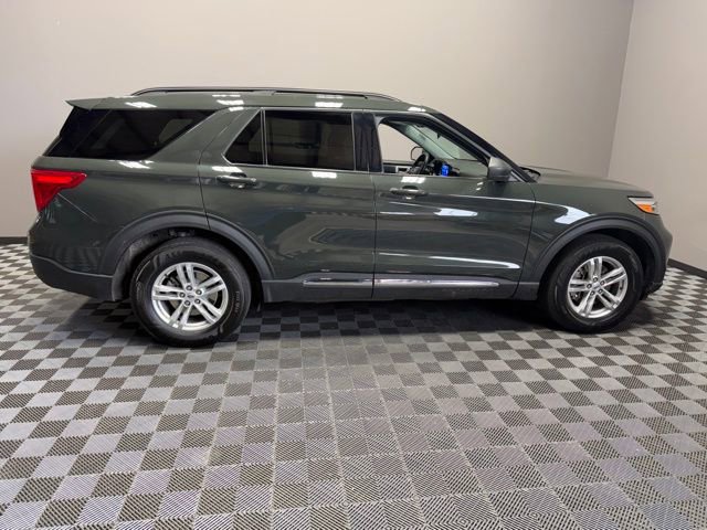 Used 2022 Ford Explorer XLT w/ Equipment Group 202A AWD/4WD image 7