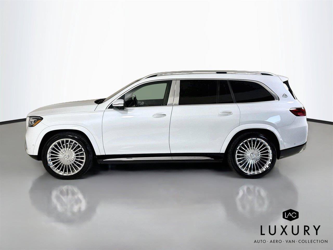 Used 2025 Mercedes-Benz Maybach GLS 600 4MATIC image 9