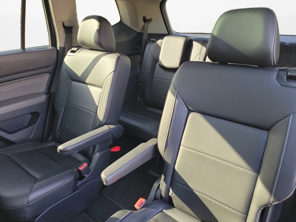 Used 2021 Volkswagen Atlas SEL R-Line image 14