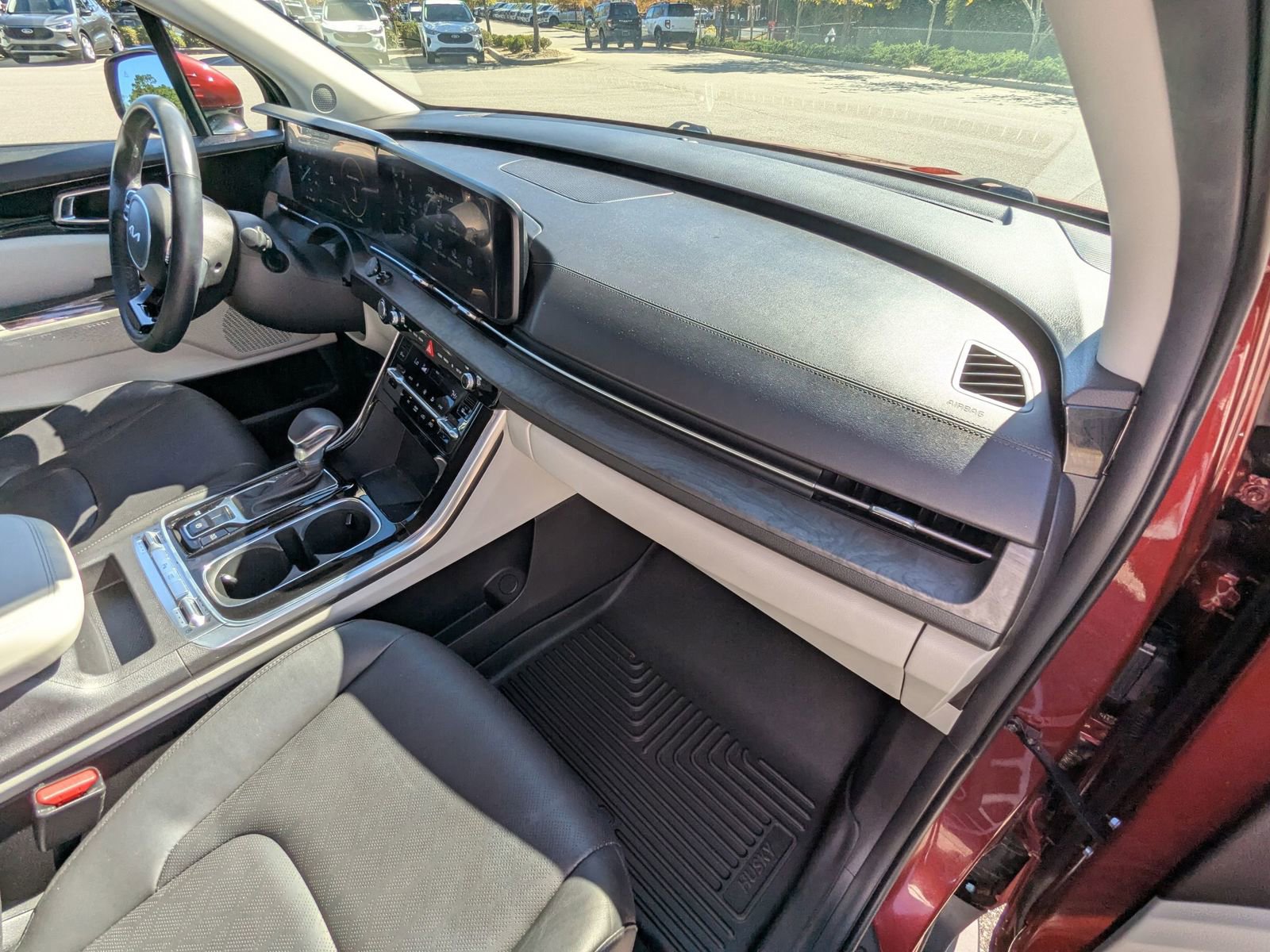 Used 2023 Kia Carnival SX image 39