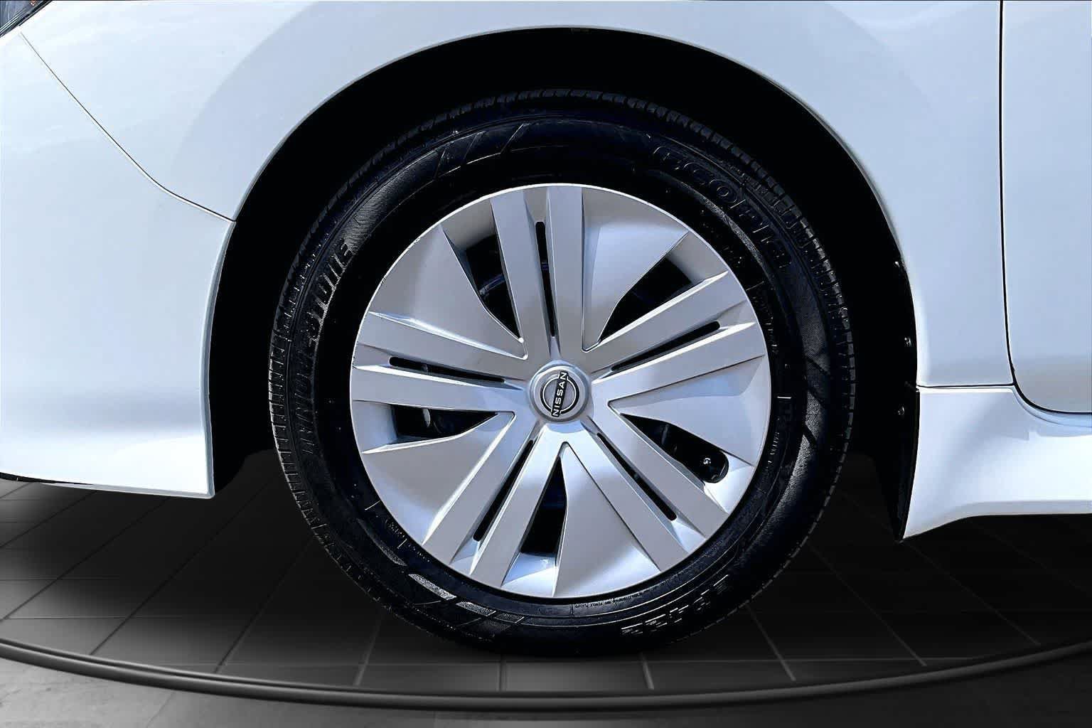 Used 2024 Nissan Leaf S FWD image 8
