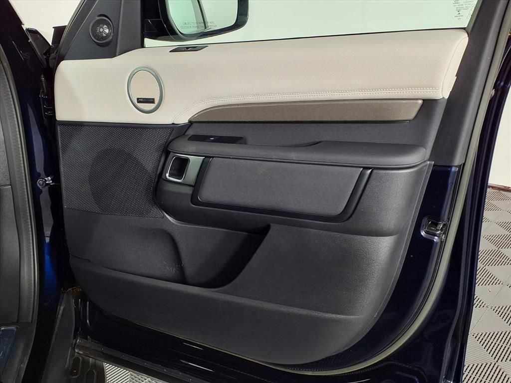 Used 2023 Land Rover Discovery HSE R-Dynamic image 8