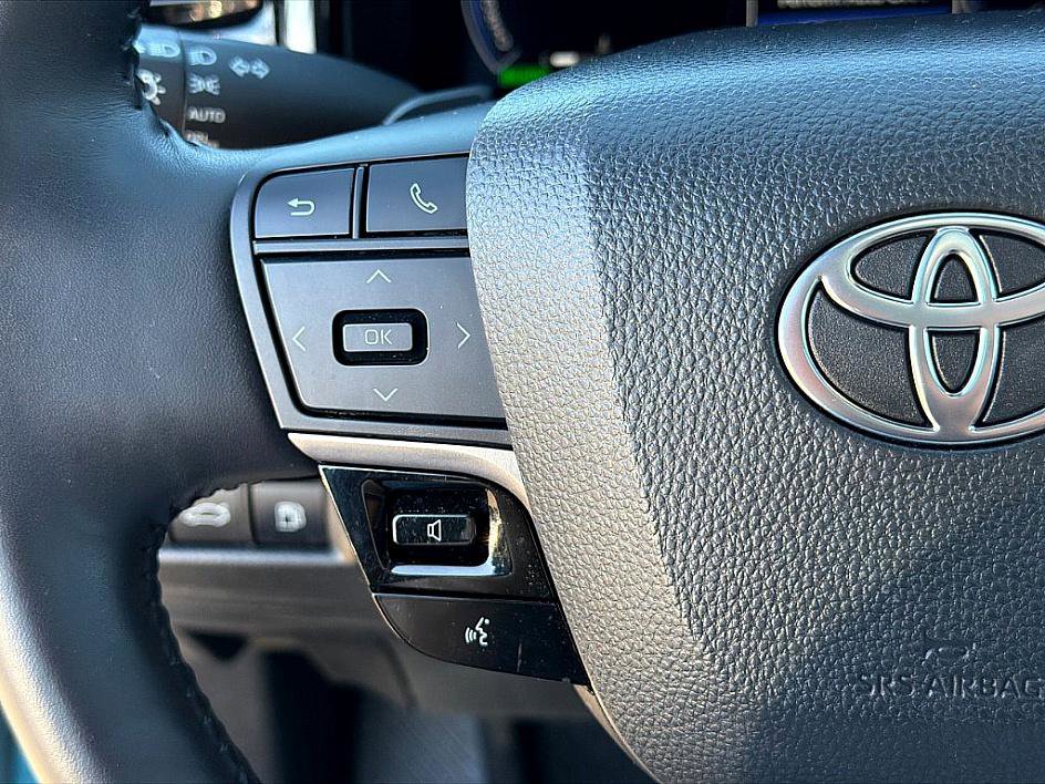 Used 2025 Toyota Camry XSE image 15