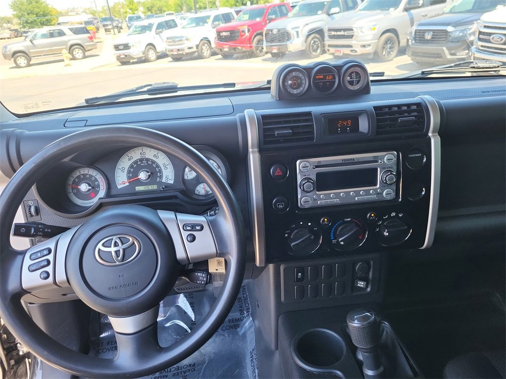 Used 2013 Toyota FJ Cruiser 4WD image 24