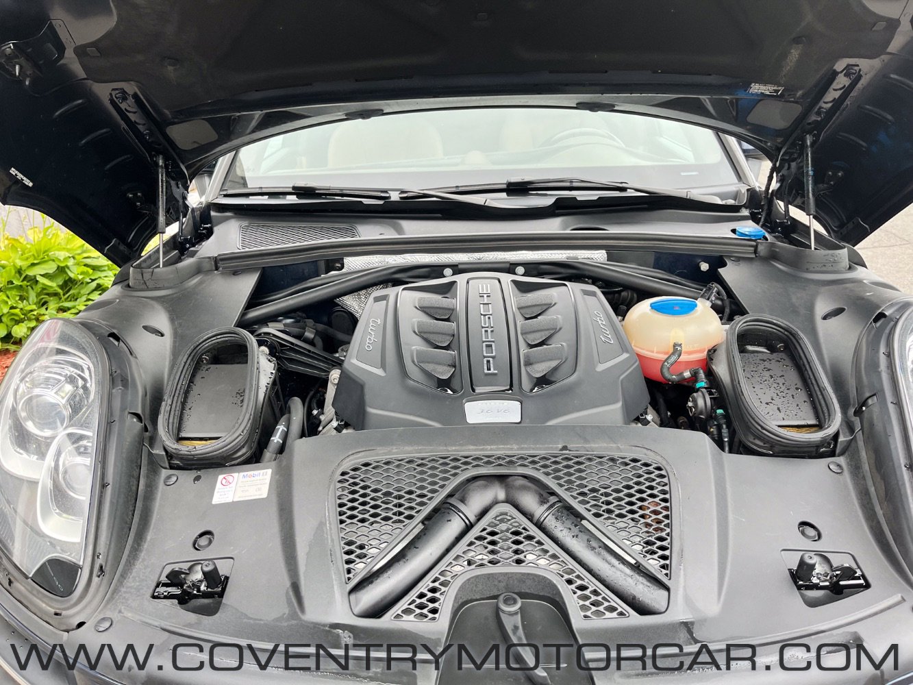 Used 2017 Porsche Macan Turbo image 13