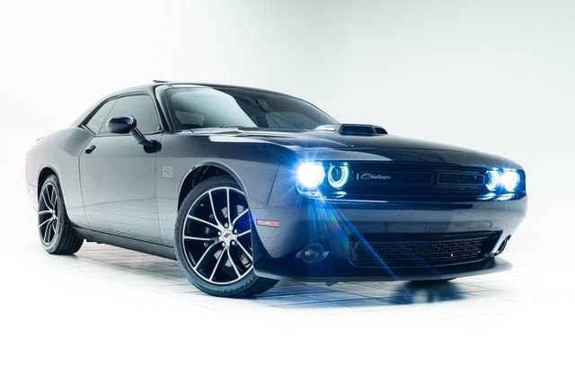 Used 2017 Dodge Challenger R/T Scat Pack RWD image 5