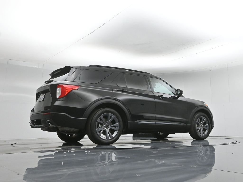 Used 2023 Ford Explorer XLT w/ Equipment Group 202A image 51