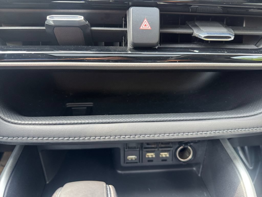 Used 2020 Toyota Highlander XLE AWD/4WD image 25