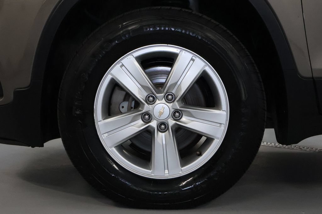 Used 2022 Chevrolet Trax LT w/ Driver Confidence Package AWD/4WD image 32