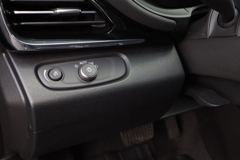 Certified 2025 Buick Envista Avenir image 11