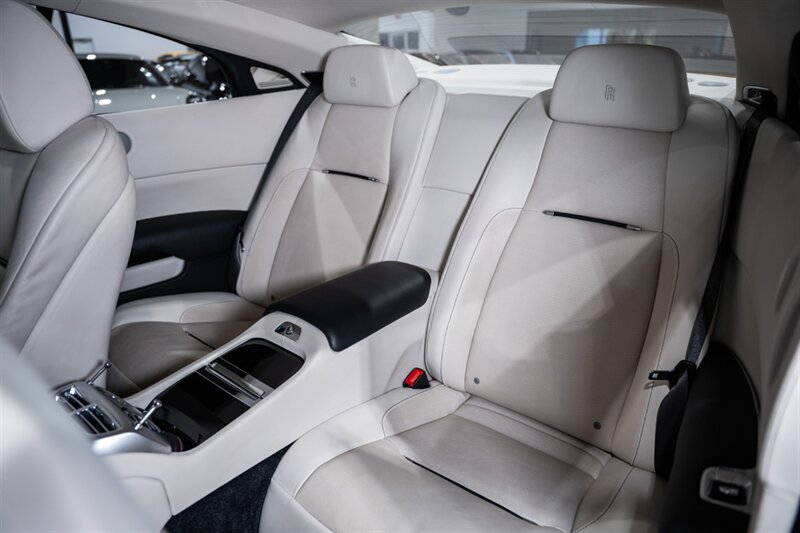 Used 2016 Rolls-Royce Wraith RWD image 22