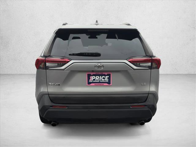 Used 2021 Toyota RAV4 LE image 7