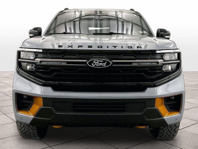 Used 2025 Ford Expedition Tremor AWD/4WD image 3