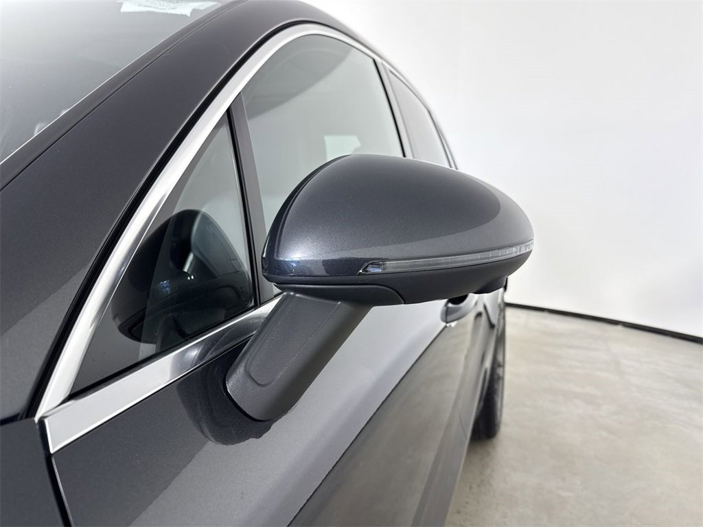 Certified 2021 Porsche Macan S image 12