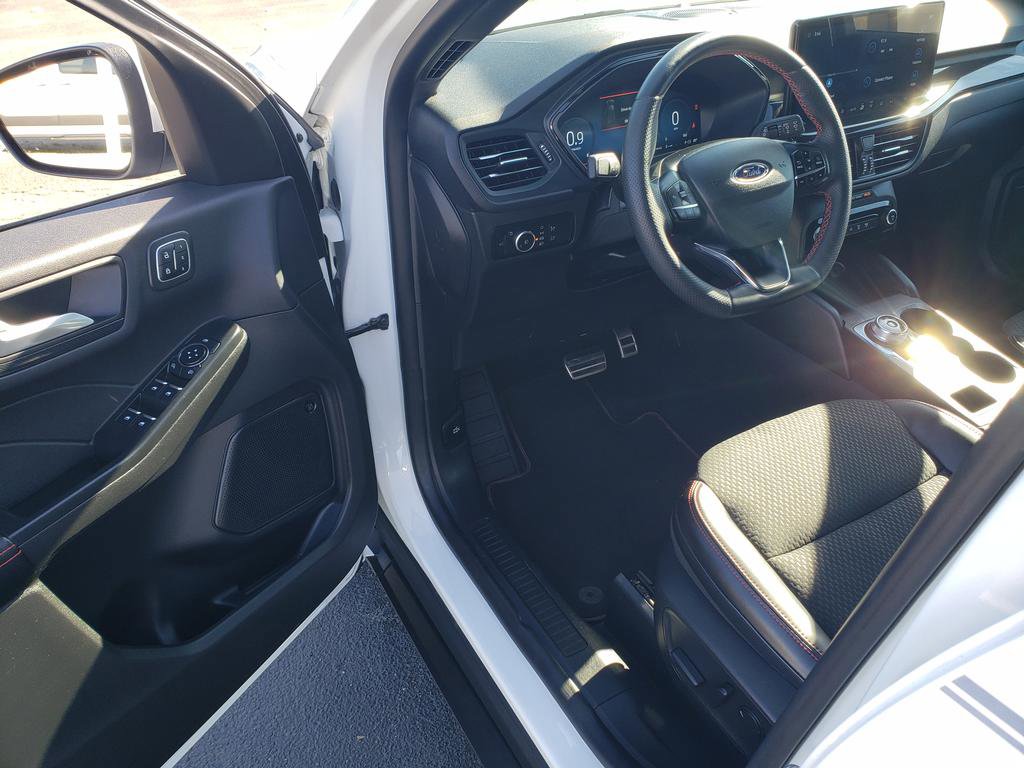 Used 2023 Ford Escape ST-Line Select w/ Tech Pack #2 image 11