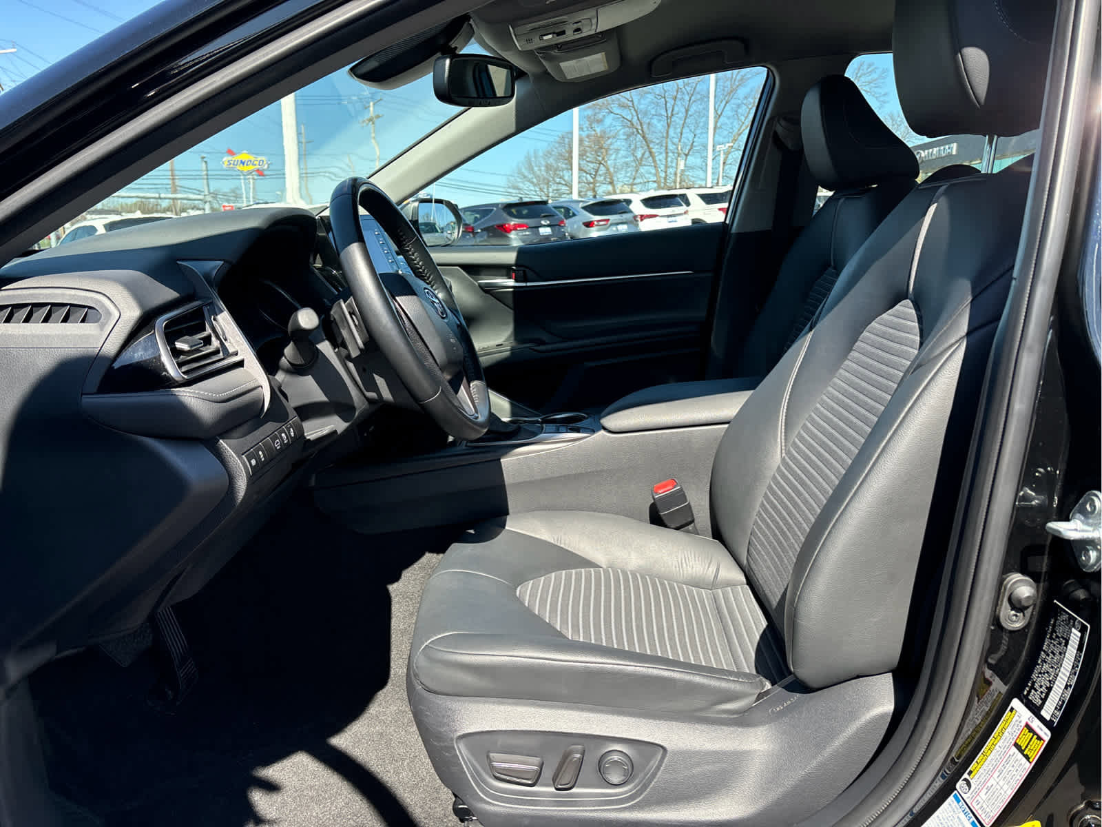 Used 2023 Toyota Camry SE w/ Cold Weather Package image 8