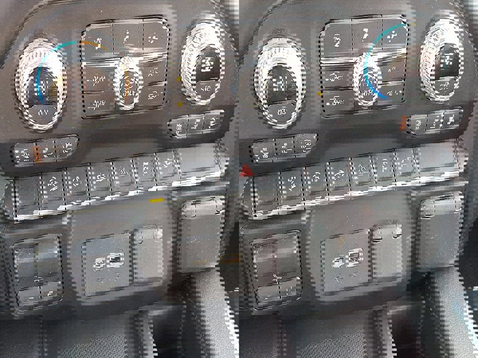 Used 2020 GMC Sierra 1500 AT4 w/ AT4 Preferred Package image 16