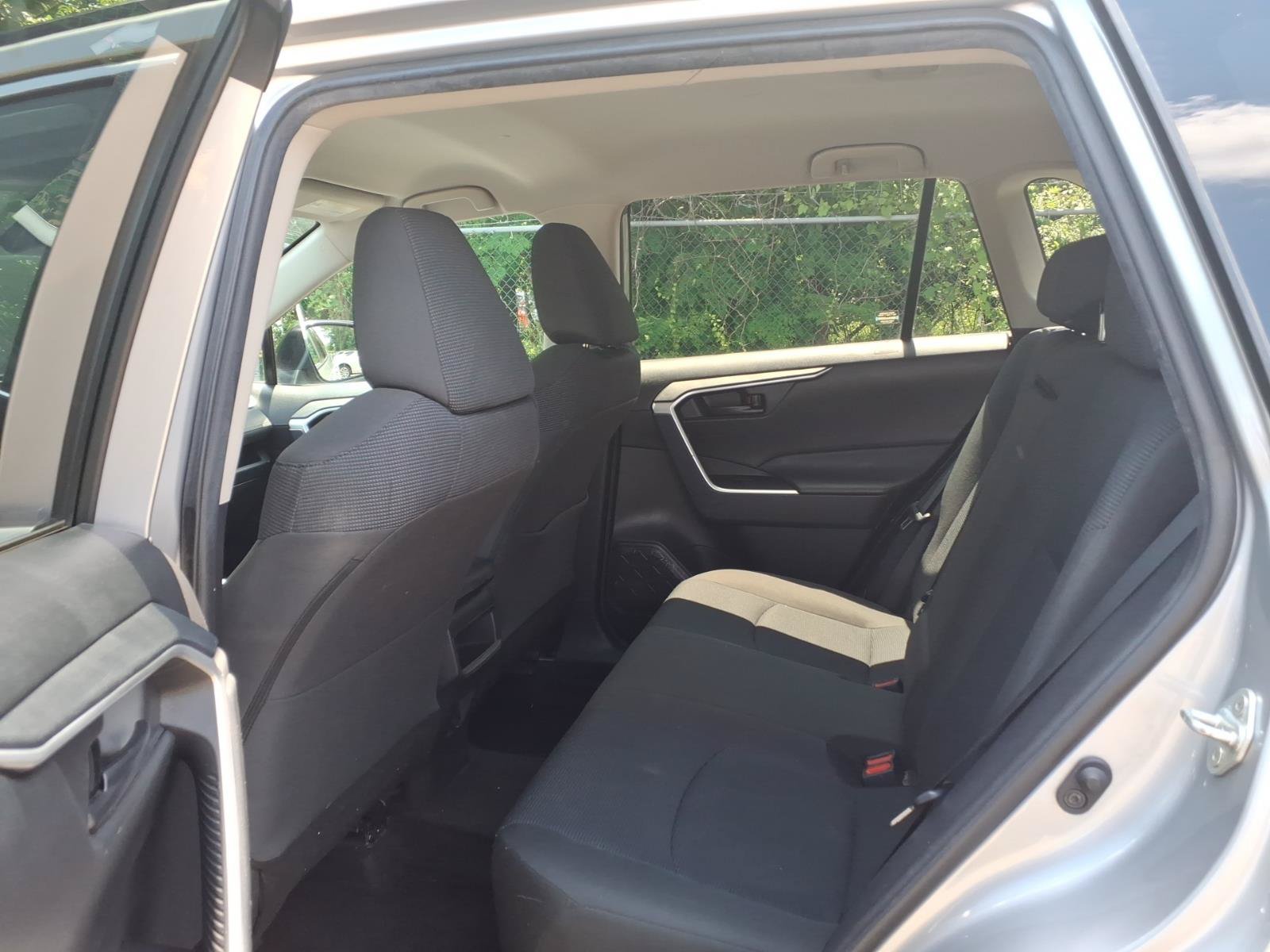 Used 2021 Toyota RAV4 LE w/ Carpet Mat Package (TMS) AWD/4WD image 13