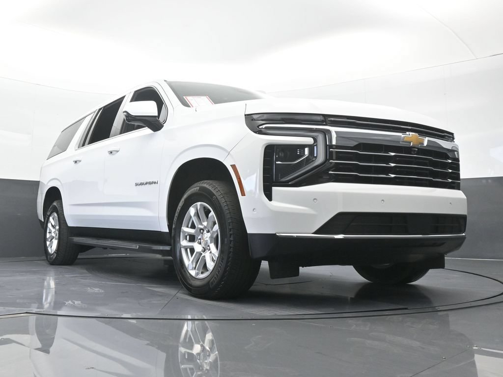 Used 2025 Chevrolet Suburban LT RWD image 70