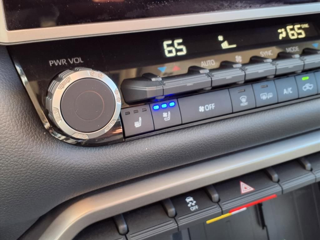 Used 2022 Toyota Tundra Limited w/ Power Package image 14