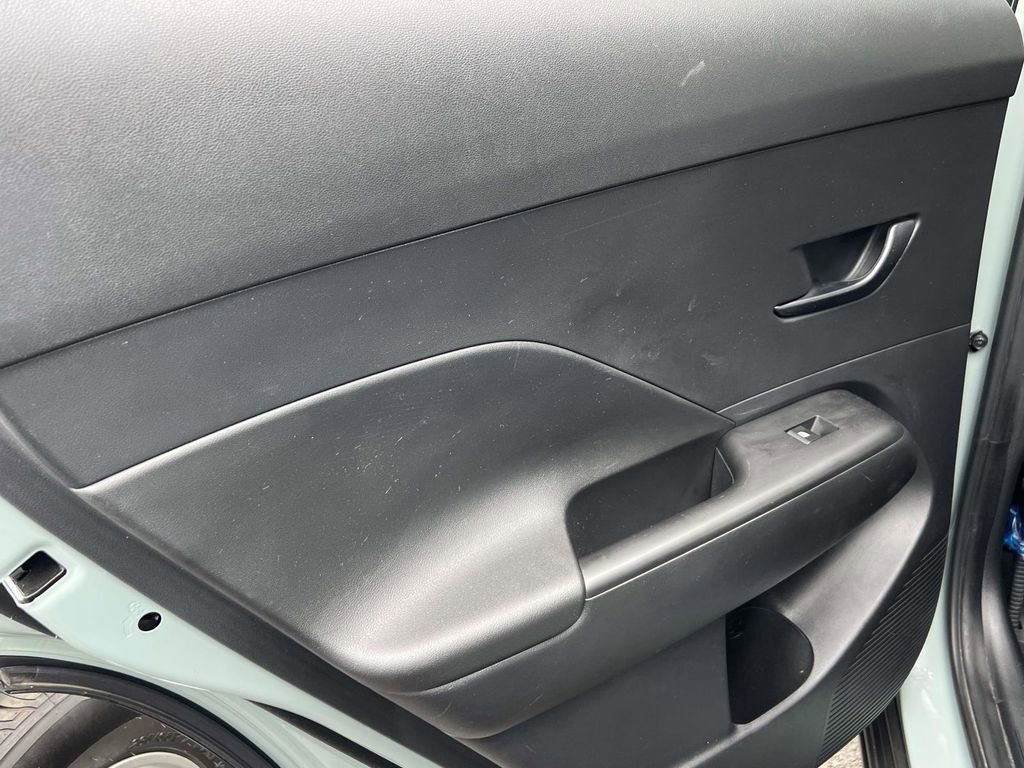 Certified 2024 Hyundai Kona SEL w/ Convenience Package image 13