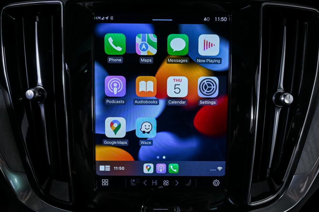 Certified 2024 Volvo V60 B5 Cross Country Ultimate image 18