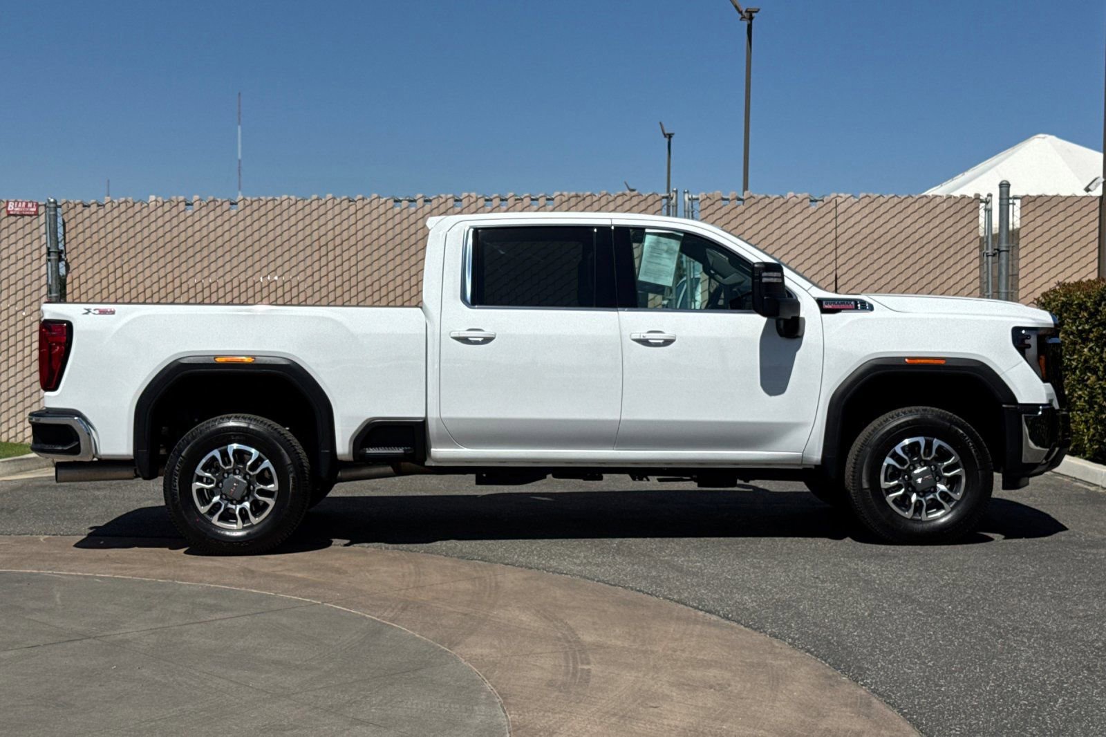 Used 2025 GMC Sierra 2500 SLE w/ Max Trailering Package AWD/4WD image 3