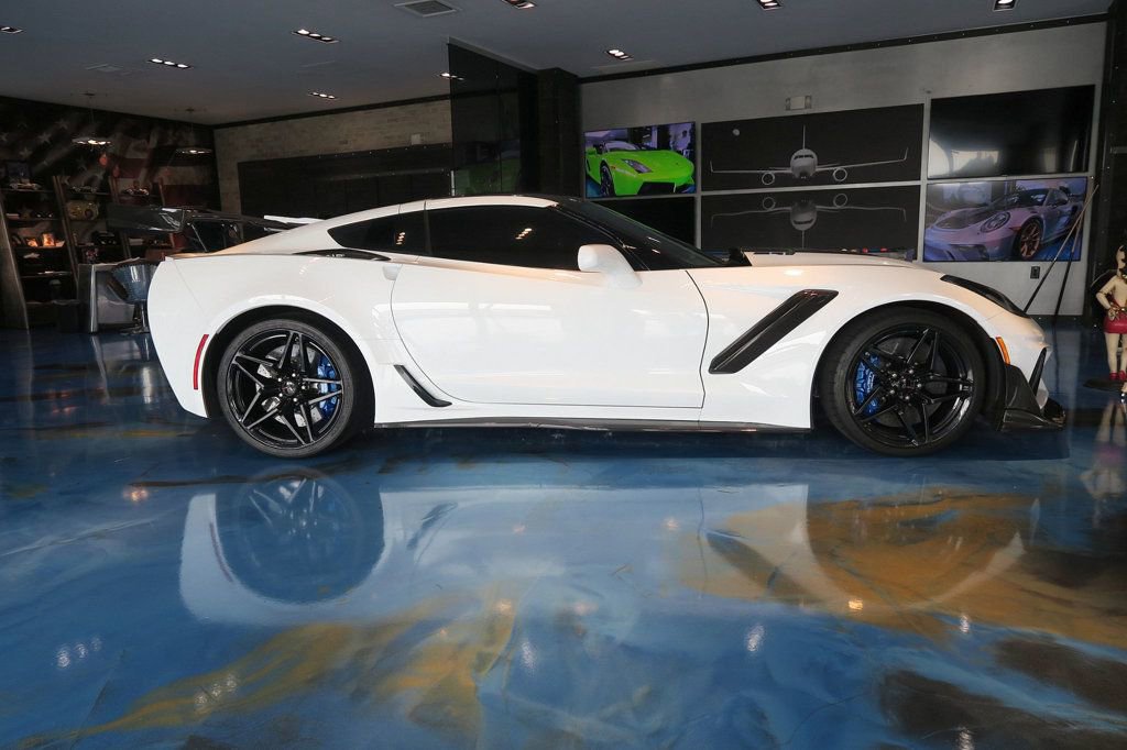 Used 2019 Chevrolet Corvette ZR1 RWD image 11