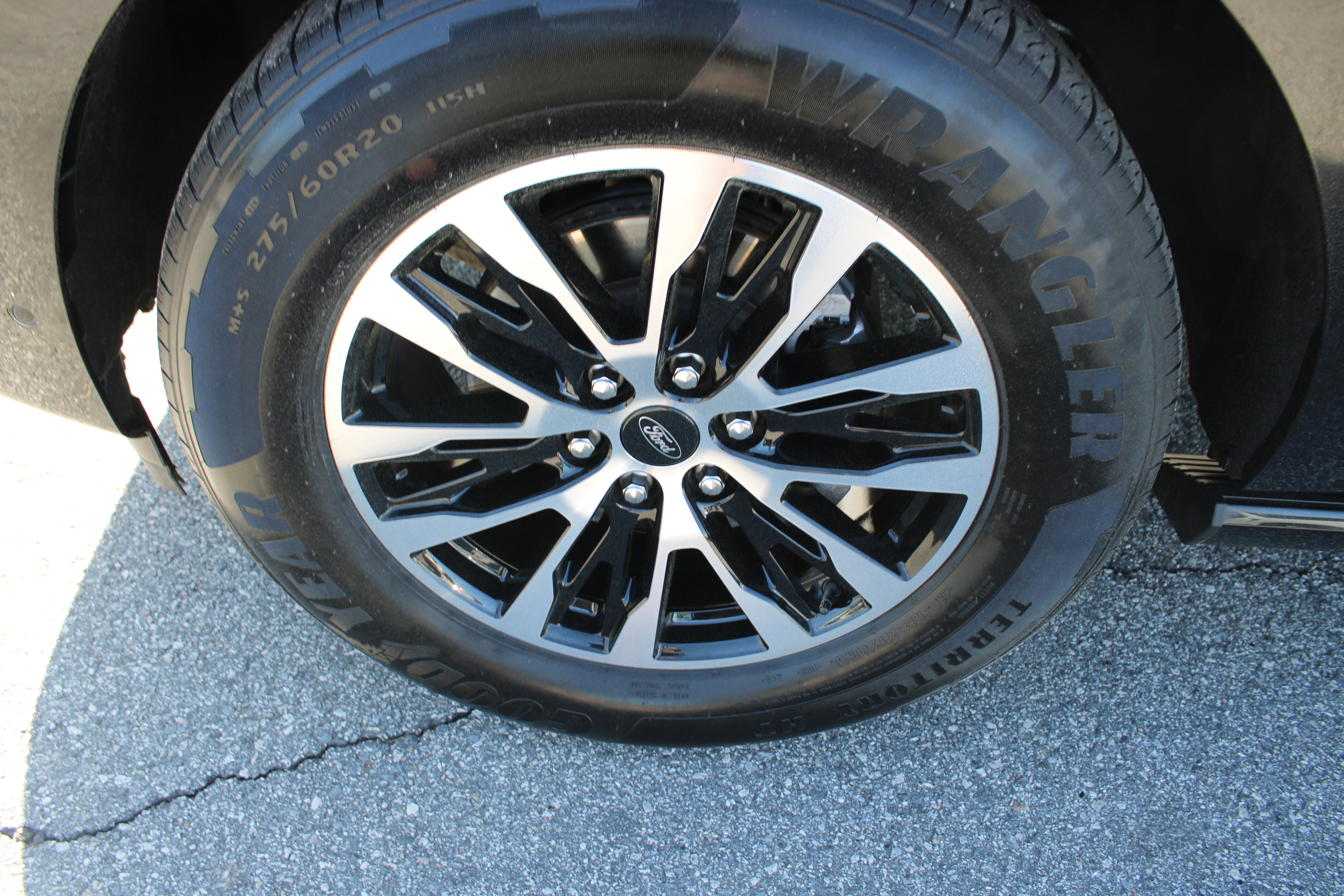 Used 2025 Ford Expedition Platinum image 10