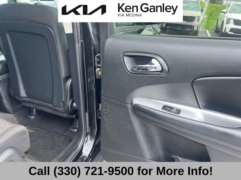 Used 2017 Dodge Journey SXT w/ Comfort/Convenience Group image 50