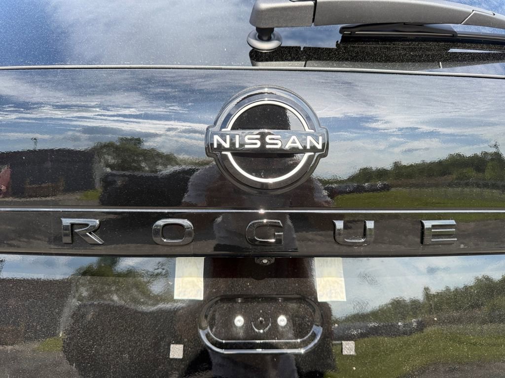 New 2026 Nissan Rogue Dark Armor AWD/4WD image 17