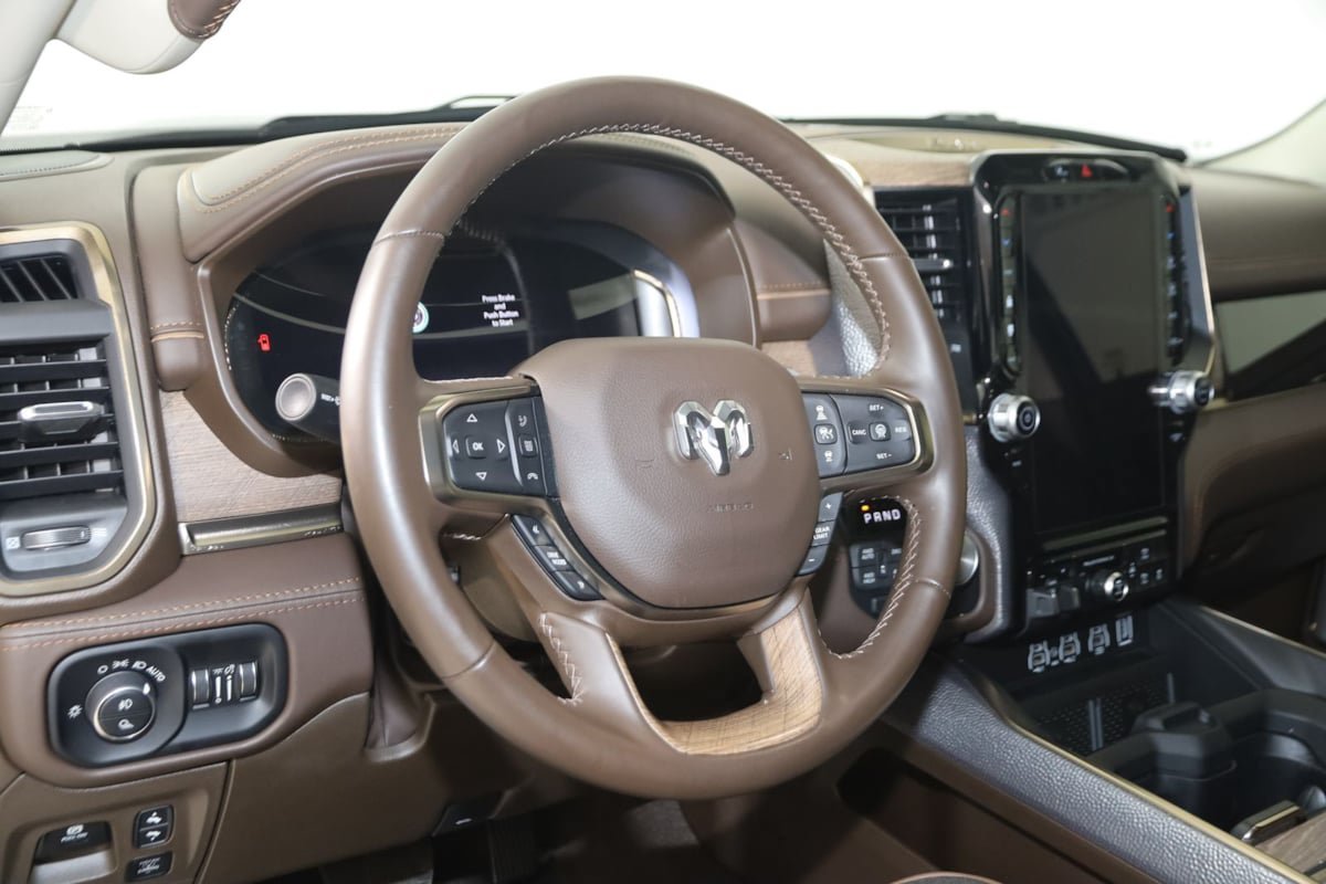 Used 2025 RAM 1500 Limited w/ Trailer Tow Group AWD/4WD image 6