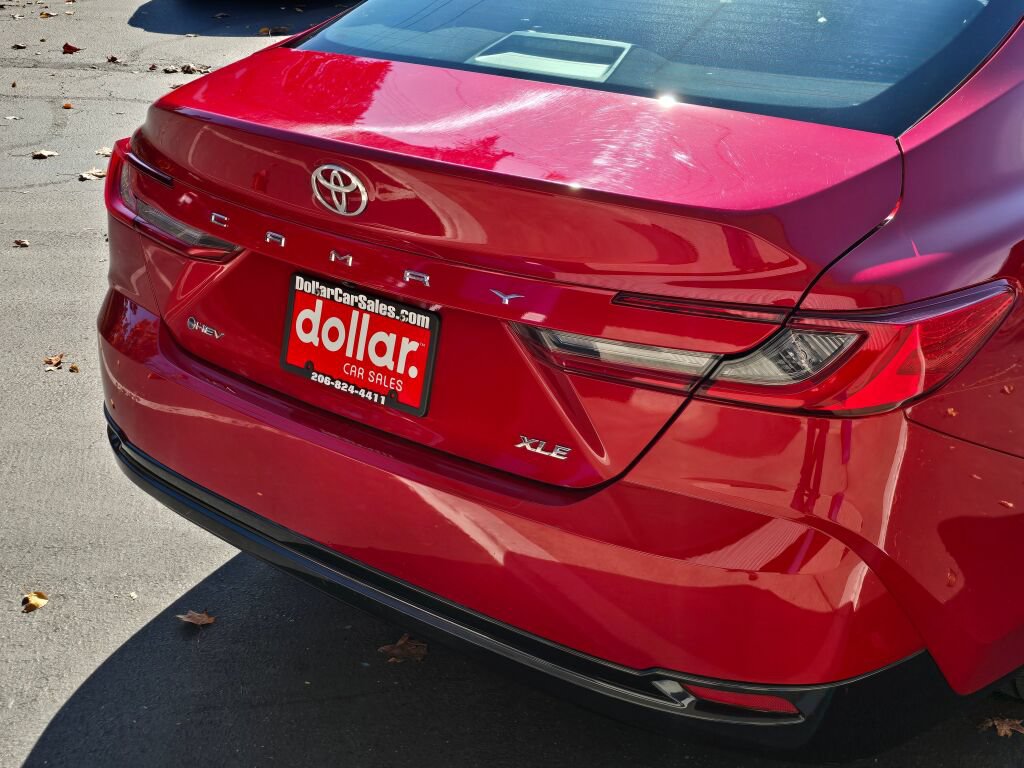 Used 2025 Toyota Camry XLE FWD image 15