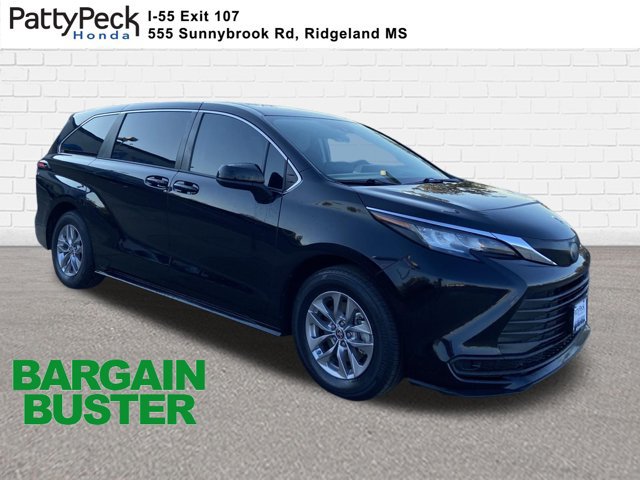 Used 2022 Toyota Sienna LE