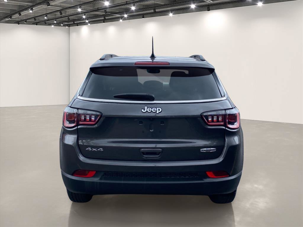 Used 2022 Jeep Compass Latitude w/ Convenience Group AWD/4WD image 6
