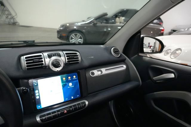 Used 2013 smart fortwo passion image 17