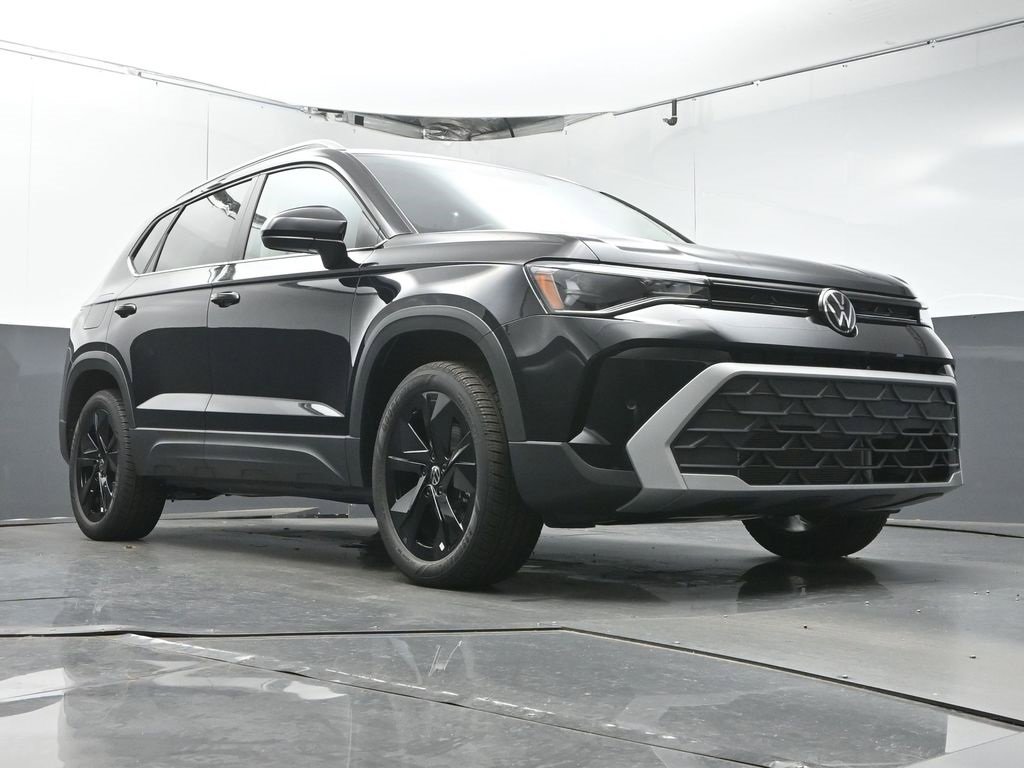 New 2025 Volkswagen Taos SE image 34