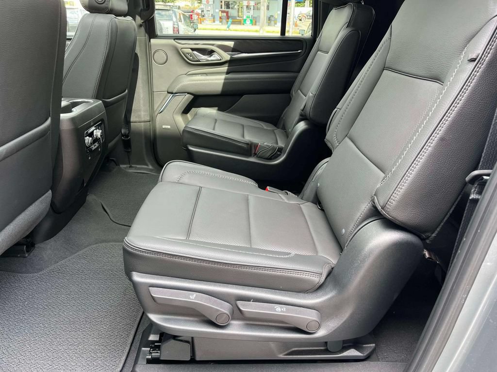 Used 2023 GMC Yukon XL Denali AWD/4WD image 16