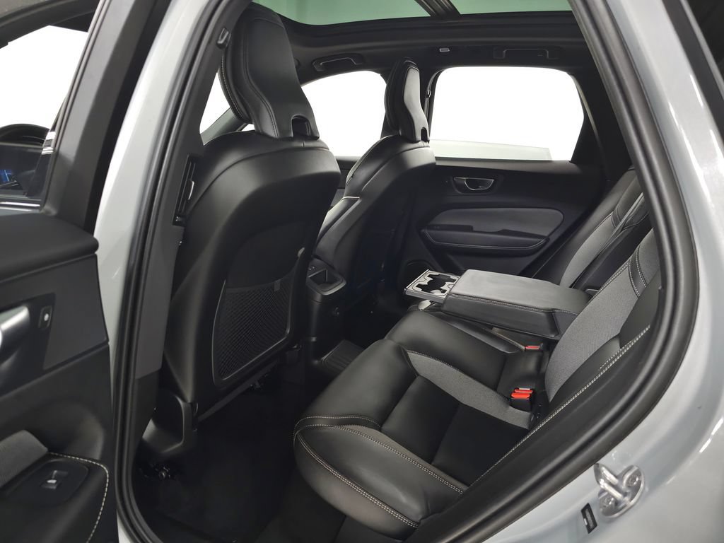 Certified 2024 Volvo XC60 T8 Ultimate w/ Protection Package Premier AWD/4WD image 36