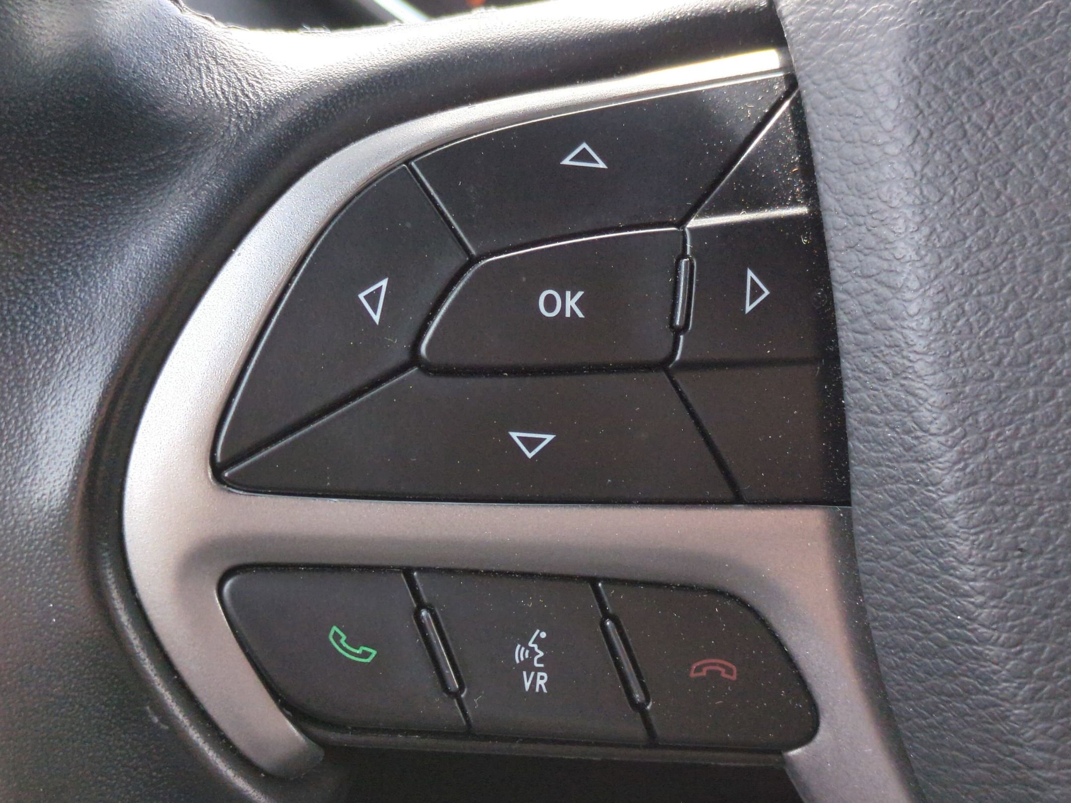 Used 2022 Jeep Grand Cherokee Laredo E image 20