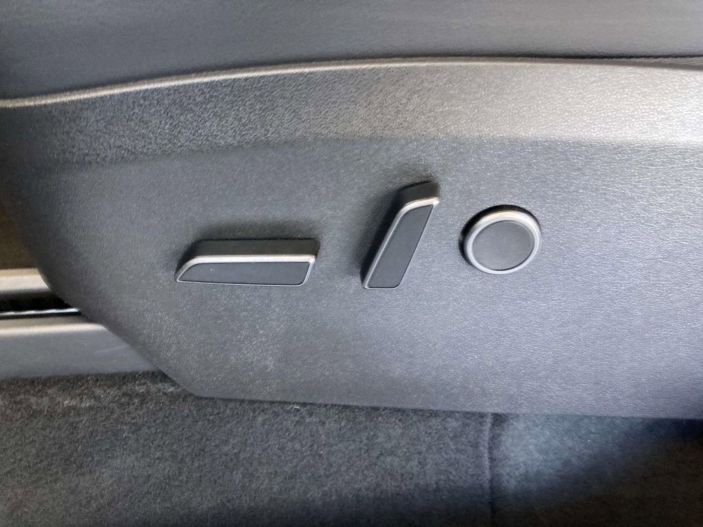 Used 2023 Tesla Model Y Long Range image 21